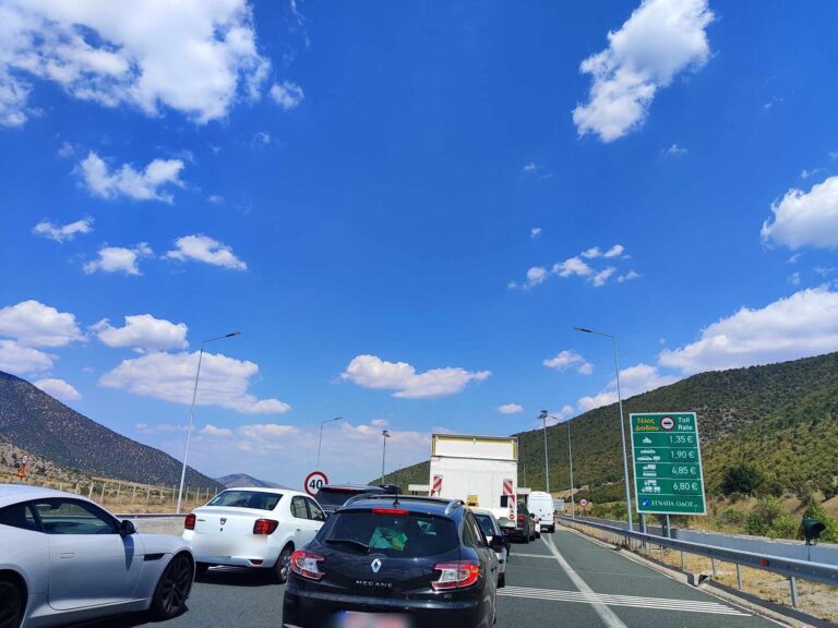 Κοζάνη: Μεγάλες καθυστερήσεις στα διόδια της Εγνατίας Οδού στη Σιάτιστα