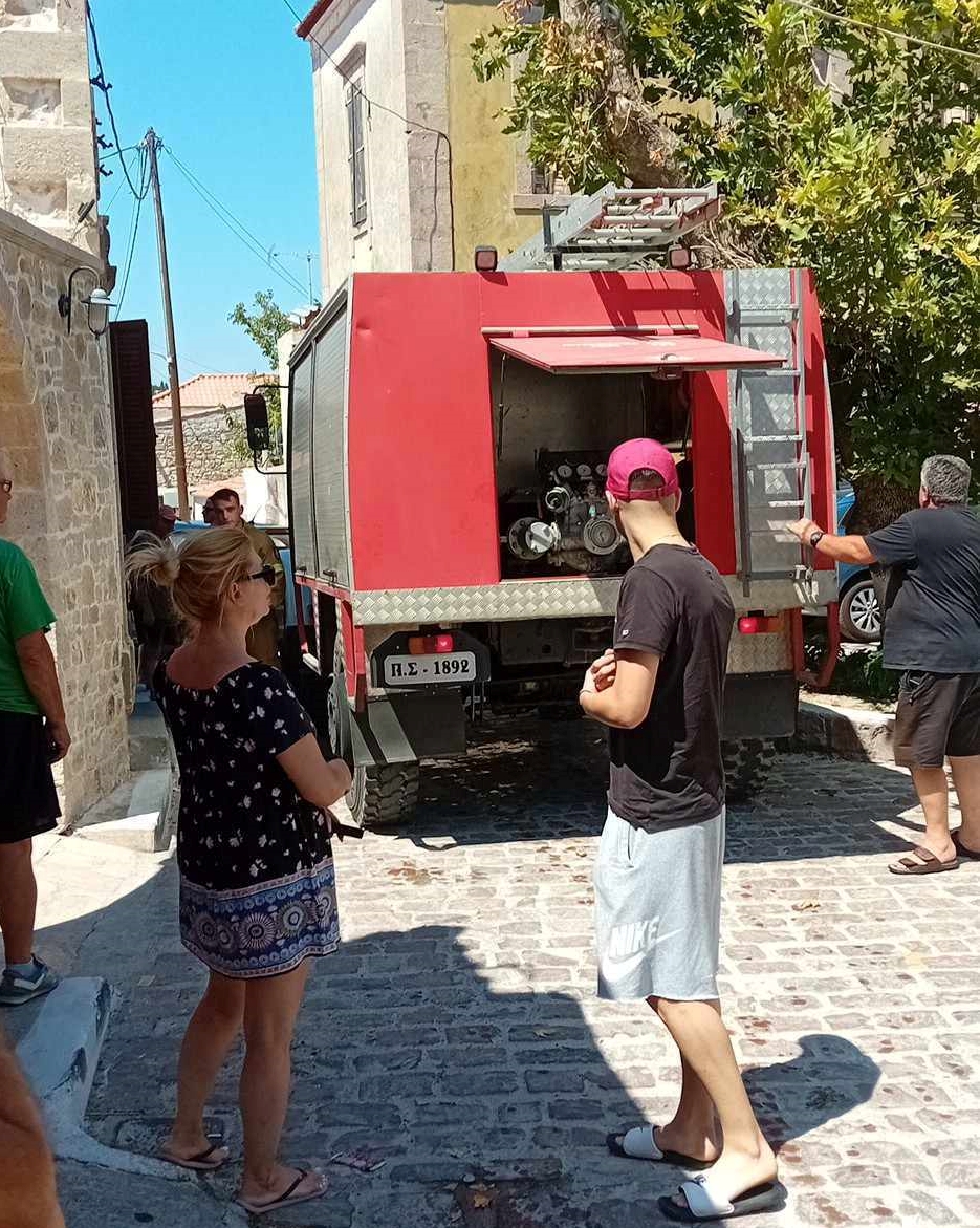 Φωτιά σε σπίτι κοντά στον Παιδικό Σταθμό Πολιχνίτου