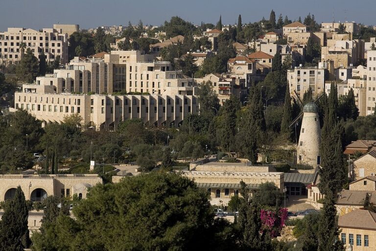 Ιεροσόλυμα: Εκατοντάδες εκατομμύρια σέκελ θα καταβάλει και το Ελληνορθόδοξο Πατριαρχείο Ιεροσολύμων μετά από απόφαση των Αρχών