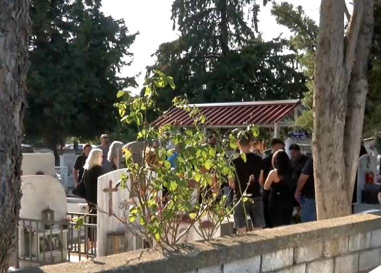 Ημαθία: Μνημόσυνο για τον αδικοχαμένο 19χρονο Γιάννη- «Θα παραμείνω όρθιος για να μην χαθεί άλλο παιδί»