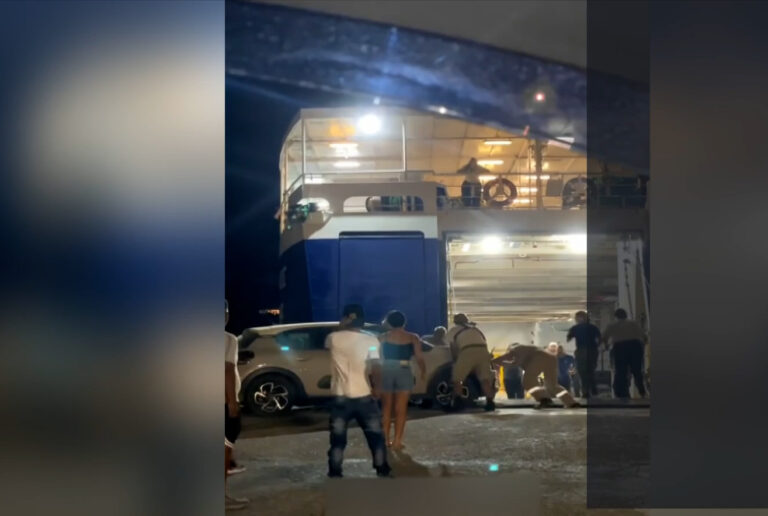 Άνδρος: Συνελήφθη και απολύθηκε ο πλοίαρχος μετά από το συμβάν – Εκπρ. Λιμενικού στο ΕΡΤNews: «Έκρινε ότι ήταν επισφαλής η παρουσία του πλοίου στο λιμάνι»