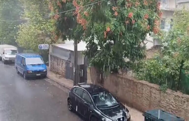 Καταιγίδες στην Αττική, χαλάζι στο κέντρο της Αθήνας – Αστάθεια του καιρού και το Σάββατο