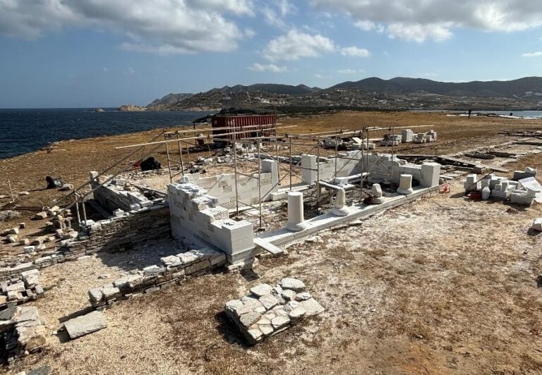 ΥΠΠΟ: Ανασκαφή στο Ιερό του Απόλλωνα στη θέση Μάντρα Δεσποτικού και στη νησίδα Τσιμηντήρι