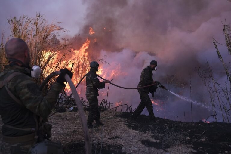 Φωτιά στη ΒΑ Αττική: Ασύλληπτο το μέγεθος της καταστροφής – Καταστράφηκαν ολοσχερώς σπίτια και επιχειρήσεις