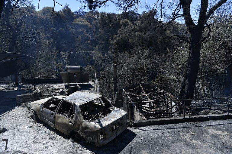 Φωτιά στη ΒΑ Αττική: Συγκλονιστικές εικόνες από το drone του ΕΡΤΝews στην Πεντέλη