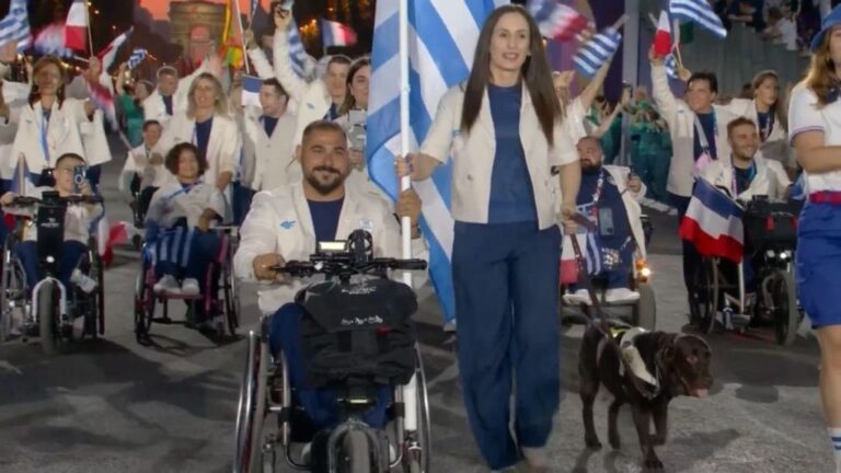Παραολυμπιακοί Αγώνες: Η είσοδος της ελληνικής αποστολής στην Πλατεία Κονκόρντ