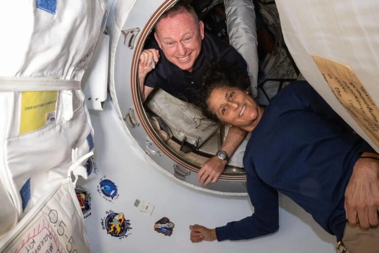 NASA: Οι δύο αστροναύτες θα επιστρέψουν στη Γη με διαστημικό σκάφος της SpaceX