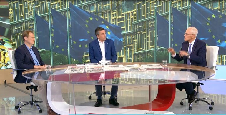 Διμερής συνάντηση των ΥΠΕΞ Ελλάδας – Τουρκίας: Διεθνολόγοι σχολιάζουν τις επιδιώξεις των δύο πλευρών