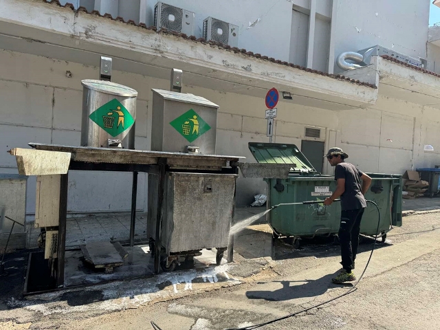 Φλώρινα: Συνεχίζονται οι εργασίες καθαρισμού και πλύσης κάδων απορριμμάτων από τον Δήμο