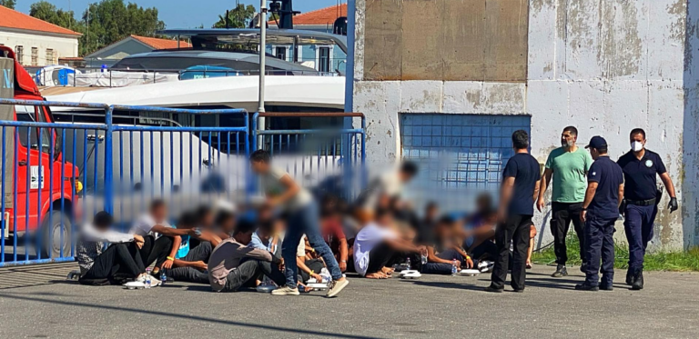 Καλαμάτα: Σύλληψη 3 Ιρανών ως διακινητών των διασωθέντων προσφύγων και μεταναστών ανοιχτά της Πύλου
