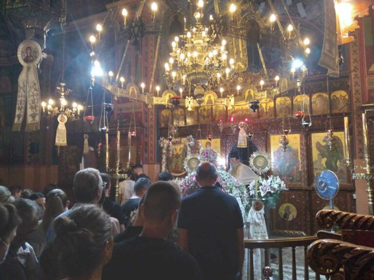 Δεκαπενταύγουστος στα Χανιά – Χιλιάδες πιστοί σε ναούς και μοναστήρια