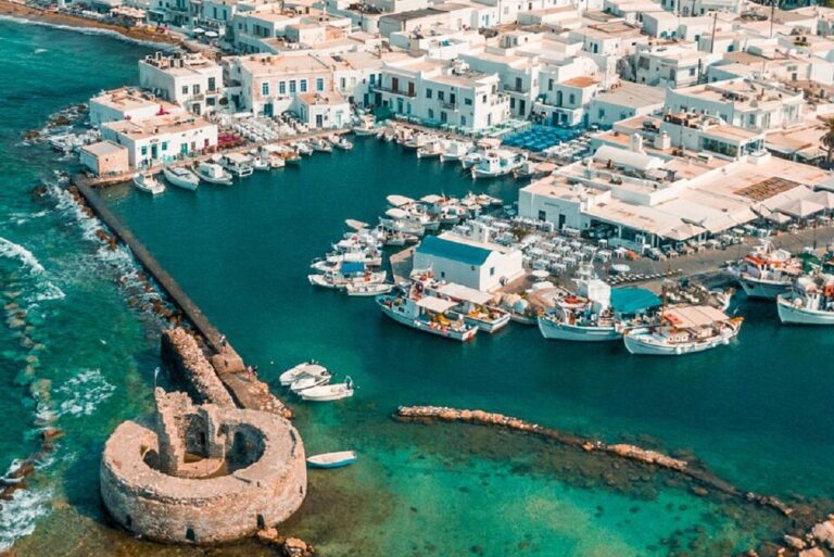 Τα νησιά των Κυκλάδων προβάλλει με σειρά δημοσιευμάτων η βρετανική Express