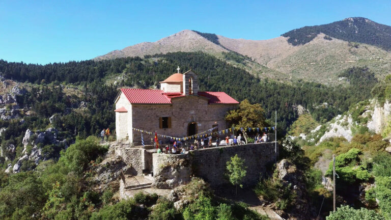 Καλαμάτα: Πεζοπορία στα Πηγάδια Ταϋγέτου με τον Ορειβατικό Σύλλογο