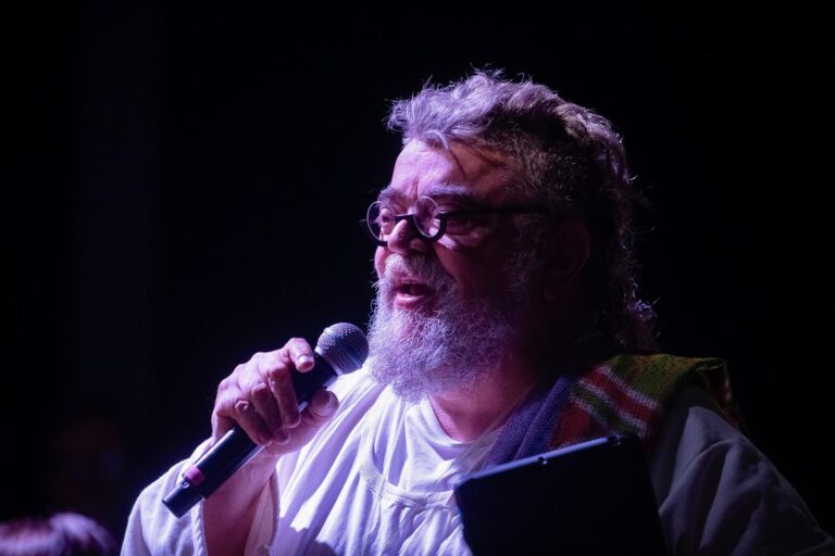 «Πιάνει ο έρωτας δουλειά»- Ο Σταμάτης Κραουνάκης στο θέατρο Δάσους