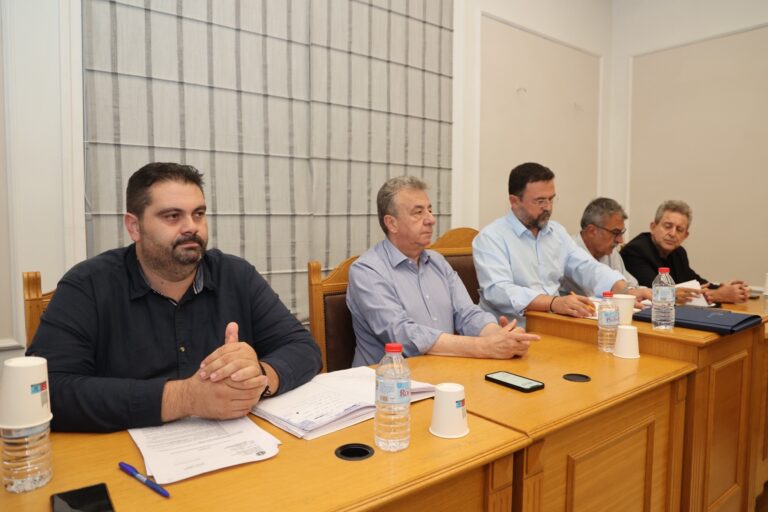 Σύσκεψη εργασίας για τα κρούσματα της πανώλης των μικρών μηρυκαστικών στην Περιφέρεια Κρήτης υπό τον γ.γ. του ΥΠΑΑΤ