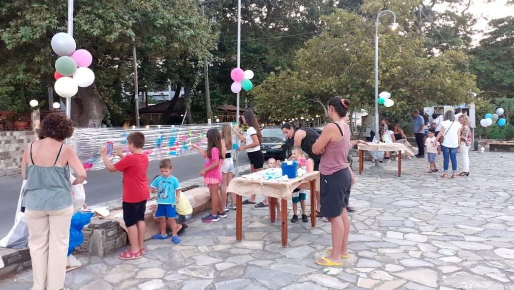 Ανοικτή δανειστική βιβλιοθήκη στην παραλία της Κουτσουπιάς
