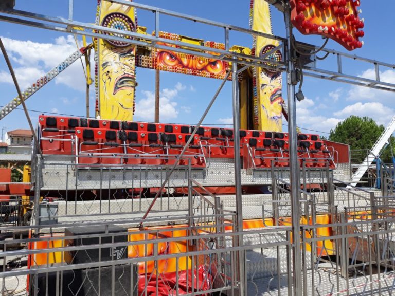 Πτολεμαΐδα: Aπ’ ευθείας ανάθεση για το Λούνα Παρκ της Εμποροπανήγυρης- Ενστάσεις για την τιμή του εισιτηρίου στα παιχνίδια 