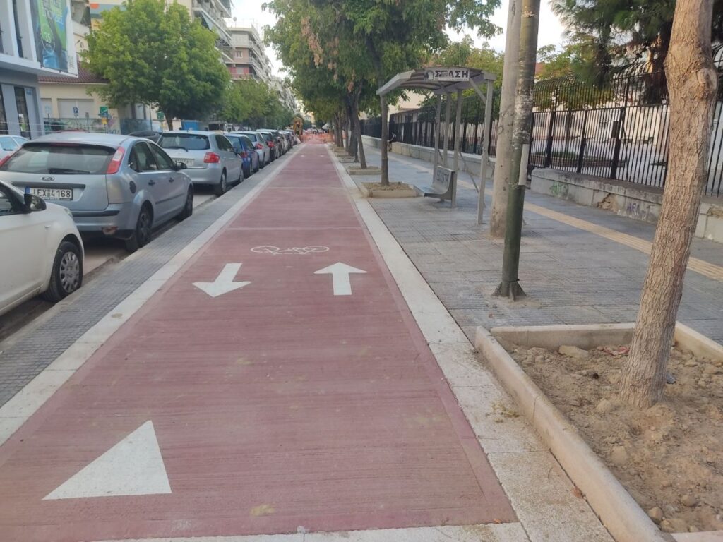 Λάρισα : Συνεχίζονται τα έργα στην οδό Ανθίμου Γαζή