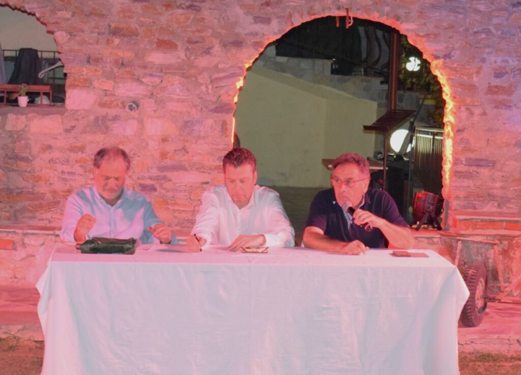 Λάρισα: Εντυπωσίασε η 11η Τέχνη στην Αυλή με θέμα “Μια βραδιά Μίκης Θεοδωράκης”