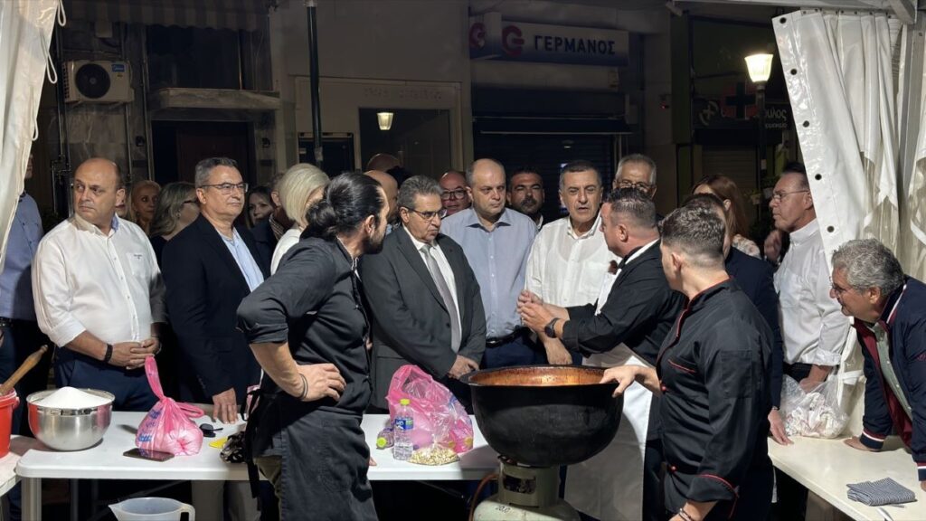 Πλήθος κόσμου στην 17η Γιορτή Χαλβά Φαρσάλων