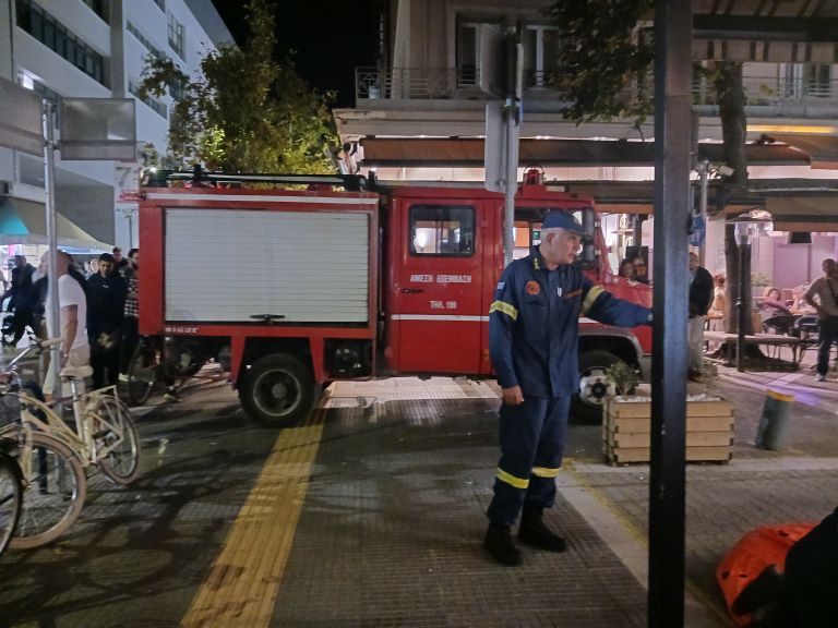 αυτοκτονια-3 Aίσιο τέλος στο περιστατικό με τον άνδρα που απειλούσε να πέσει στο κενό