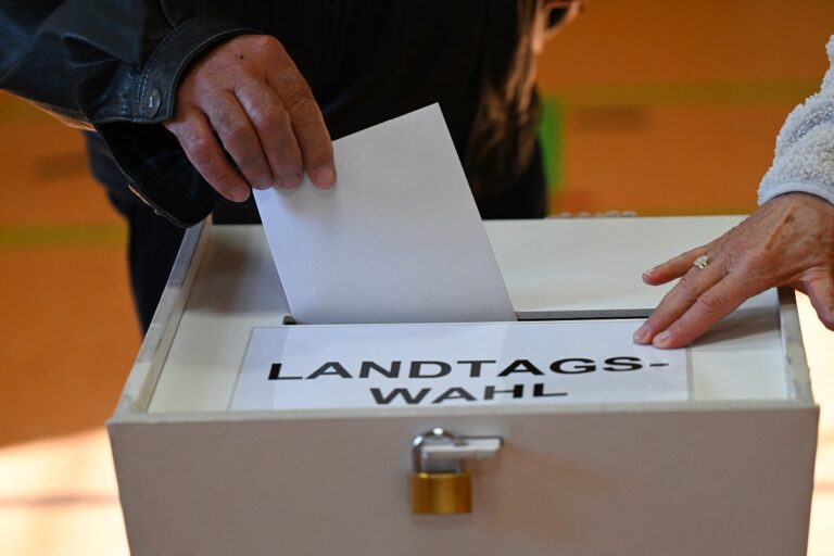 Προβάδισμα στο SPD δίνουν τα exit polls στο Βραδεμβούργο – Mόλις μία μονάδα πίσω το AfD