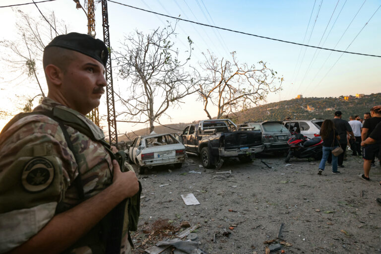 Ανθρωπιστική βοήθεια στον Λίβανο και στρατιωτική ενίσχυση στις βρετανικές βάσεις της Κύπρου