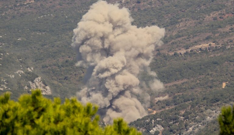 To ΕΡΤΝews στη γραμμή του πυρός: Το Ισραήλ έπληξε 220 στόχους της Χεζμπολάχ σε 24 ώρες – Ξεπέρασαν οι εκτοπισμένοι τις 100.000
