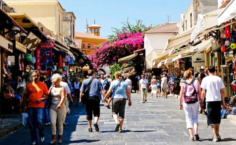 Τουρισμός: Έσοδα σχεδόν 11 δισεκ. ευρώ στο επτάμηνο Ιανουαρίου – Ιουλίου 2024