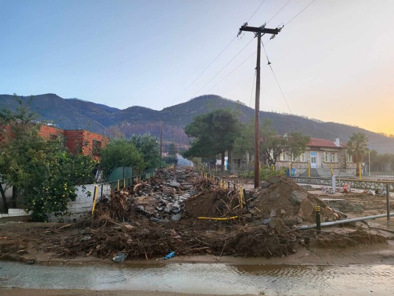Η επόμενη μέρα της καταστροφής στον Πολύανθο Ροδόπης – Τόνοι πέτρες και χώματα