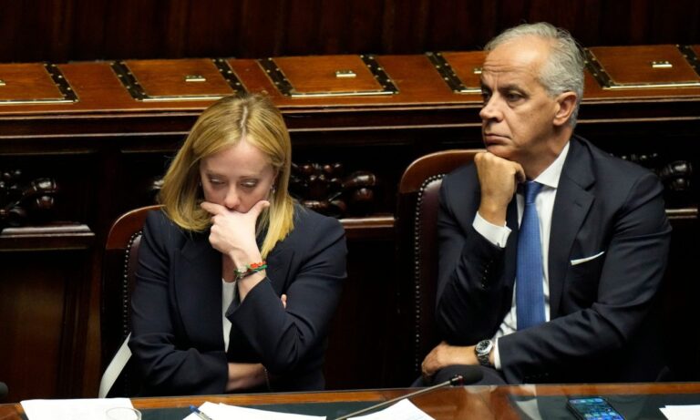 Επαναπροώθηση μεταναστών στη Λιβύη: ΜΚΟ ζητεί το ΔΠΔ να διενεργήσει έρευνα σε βάρος υπουργού της Ιταλίας