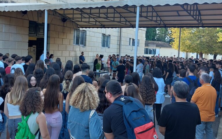 Κέρκυρα: Πρώτη μέρα στα θρανία, με ευχές για παραγωγική χρονιά χωρίς προβλήματα
