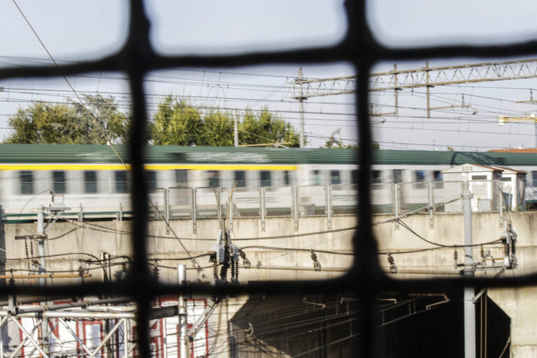 Μιλάνο: Διπλή σύγκρουση εμπορικών και επιβατικού τρένου – Ένας τραυματίας
