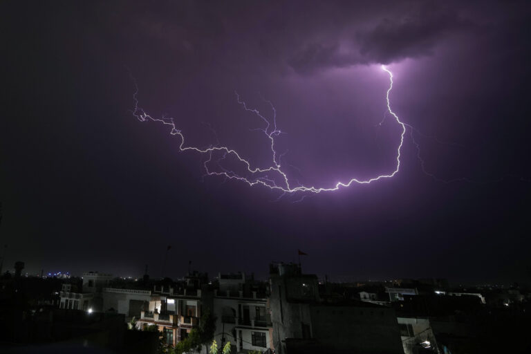 Ινδία: Οκτώ νεκροί από κεραυνό
