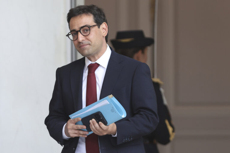 Τον υπουργό Εξωτερικών Στ. Σεζουρνέ προτείνει ο Εμ. Μακρόν ως Ευρωπαίο Επίτροπο μετά την παραίτηση Μπρετόν