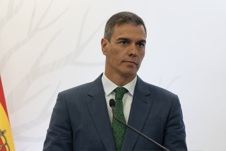 Σάντσεθ: Καλεί την Ευρωπαϊκή Ένωση να «επανεξετάσει» το σχέδιό της για επιβολή φόρων στα κινεζικά ηλεκτρικά οχήματα