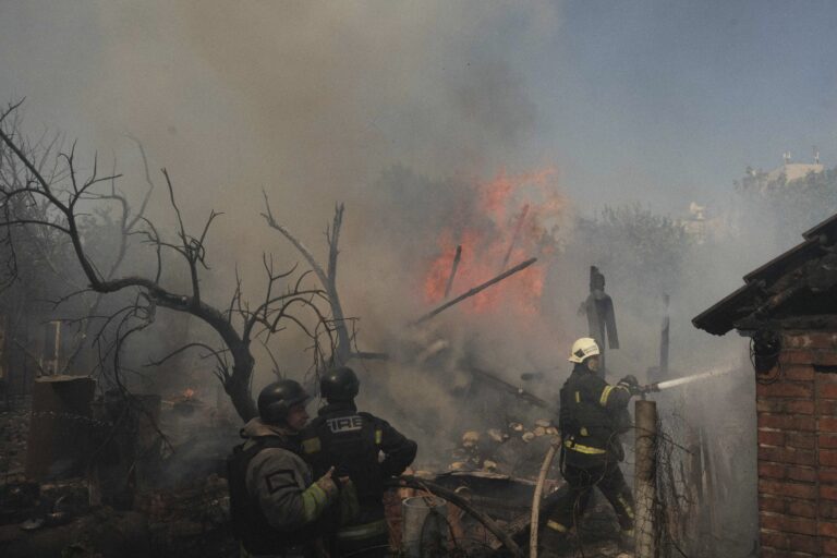 Ουκρανία: Τρεις νεκροί, 9 τραυματίες στην επίθεση της Ρωσίας στο Χάρκοβο