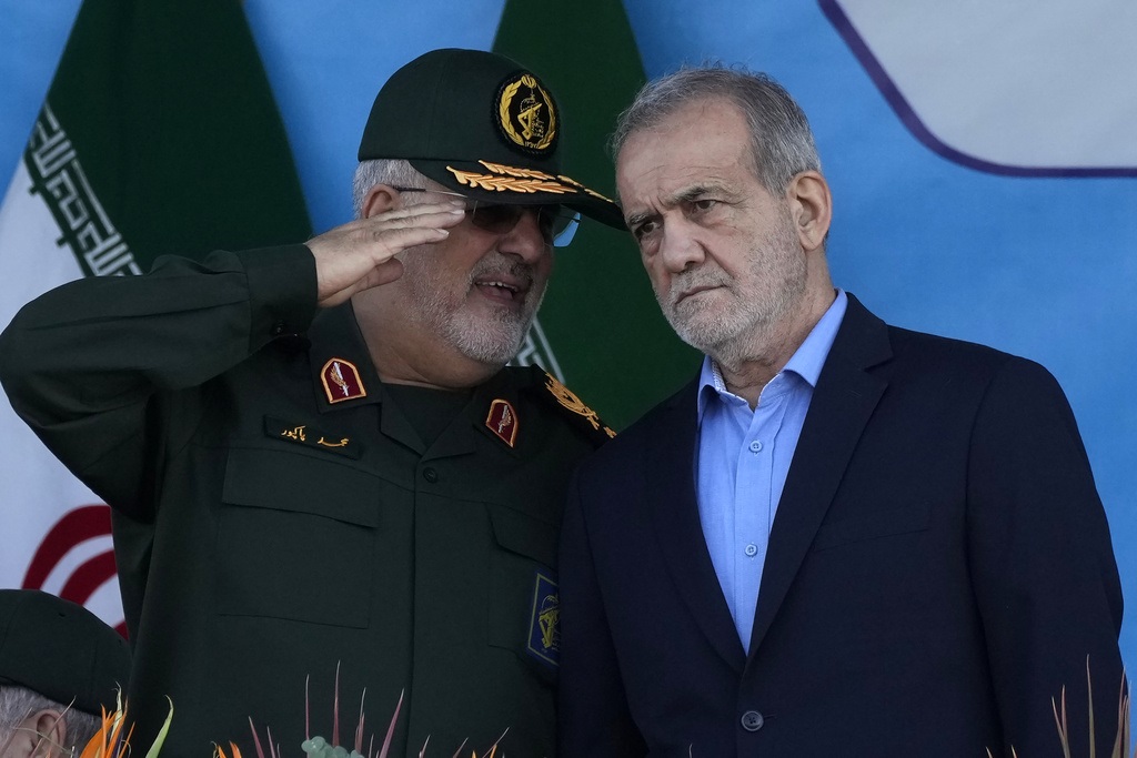 Ο Ιρανός «αδύναμος» πρόεδρος Πεζεσκιάν επέζησε του πολέμου – Η ειρήνη μπορεί να αποδειχθεί πιο δύσκολη πρόκληση