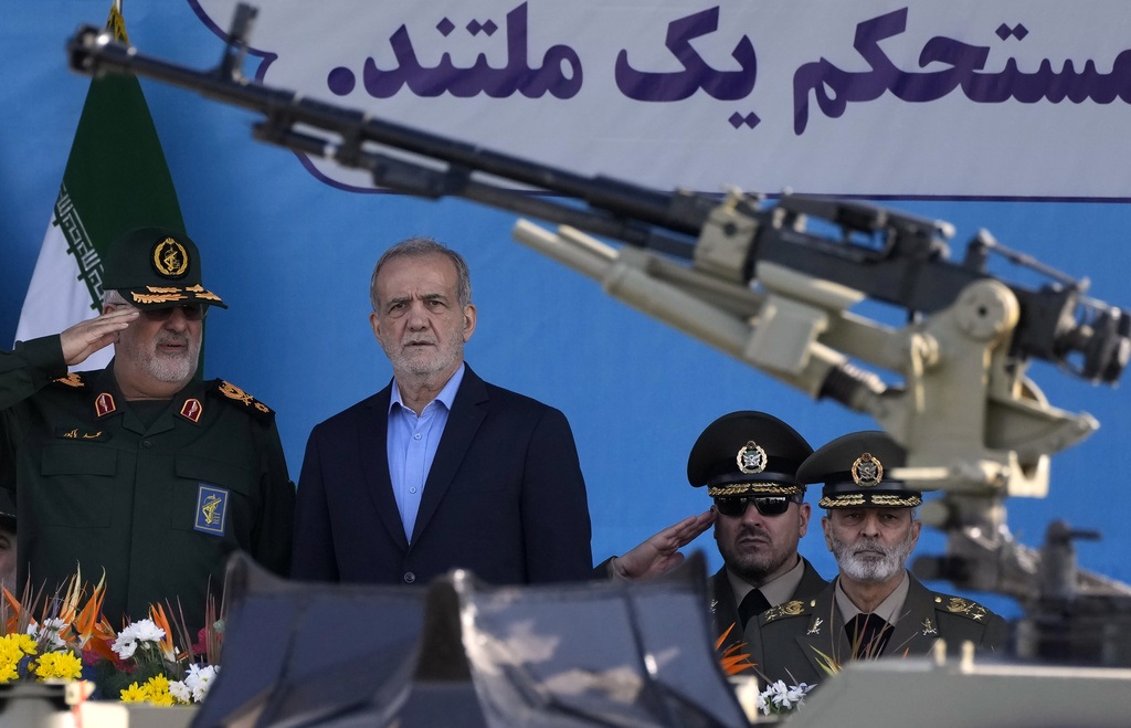 Masoud PezeshkianMohammad PakpourAbdolrahim Mousavi