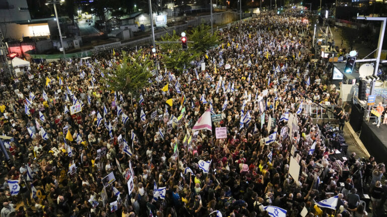 Ισραήλ: Δεκάδες χιλιάδες διαδήλωσαν ξανά στο Τελ Αβίβ ζητώντας συμφωνία για να γυρίσουν οι όμηροι από τη Γάζα