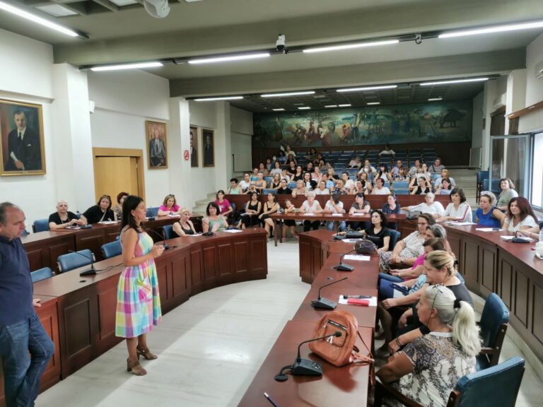 Αναλαμβάνουν καθήκοντα 74 νέες καθαρίστριες σχολείων στον Δήμο Τρικκαίων