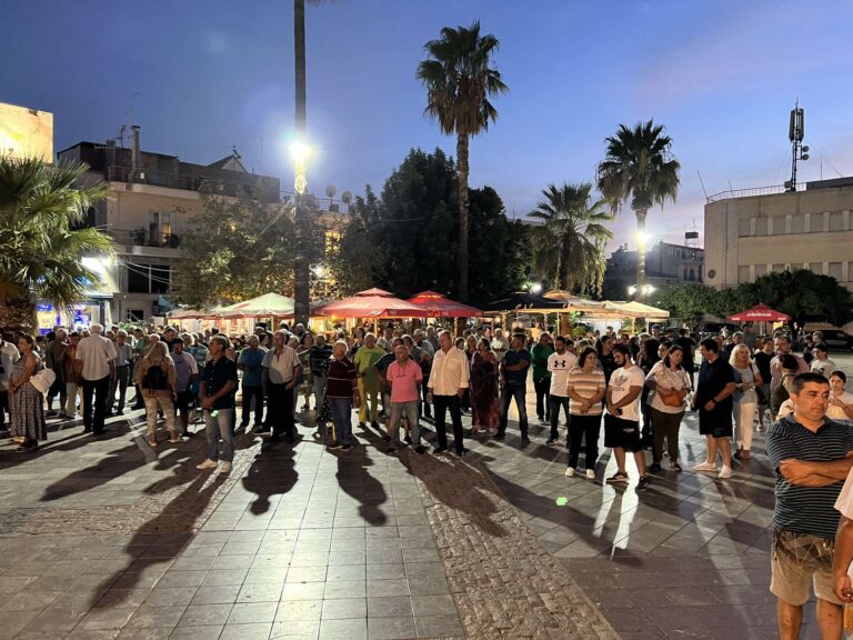 Συγκέντρωση στην Αμαλιάδα για τπους υψηλούς λουγαριασμούς υδροδότησης