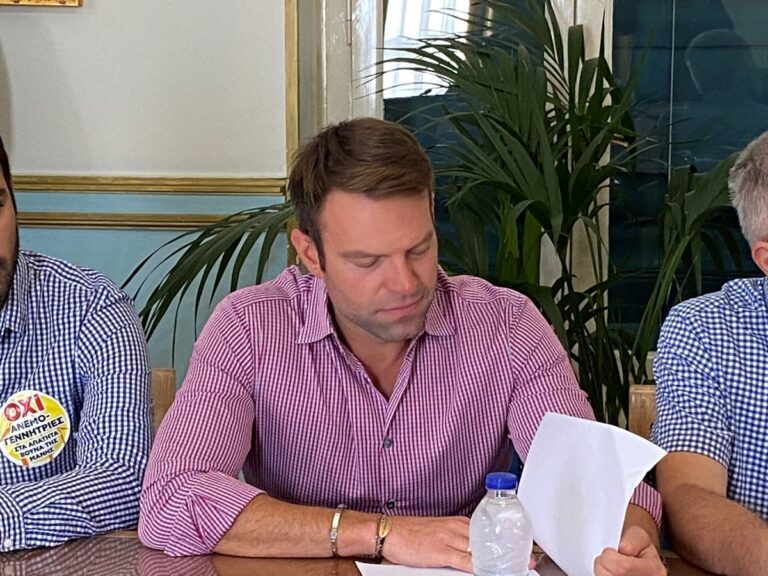 Στέφανος Κασσελάκης από Τρίπολη για βιομηχανικές ΑΠΕ: ”Όχι” για αυτό το απαράδεκτο που πάει να γίνει στα βουνά της Πελοποννήσου