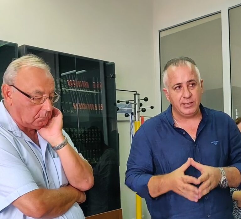 O δήμος Βέλου Βόχας υποστηρίζει το αίτημα για μη κατάργηση των δύο τμημάτων προσανατολισμού στα Λύκεια Βραχατίου και Ζευγολατιού