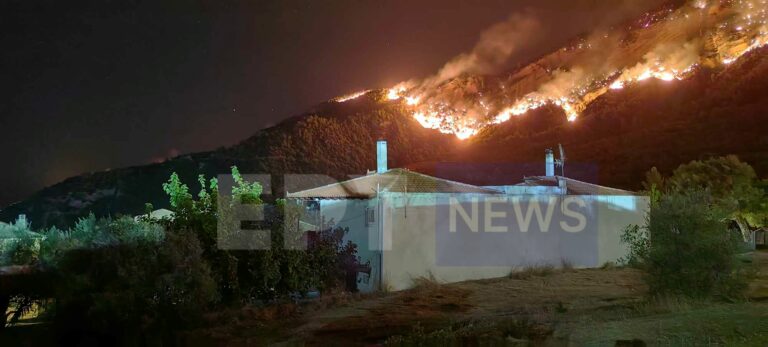 Πύρινη κόλαση στο Ξυλόκαστρο: Αγνοούνται δύο άτομα – Το μέτωπο της φωτιάς έφτασε τα 30 χιλιόμετρα