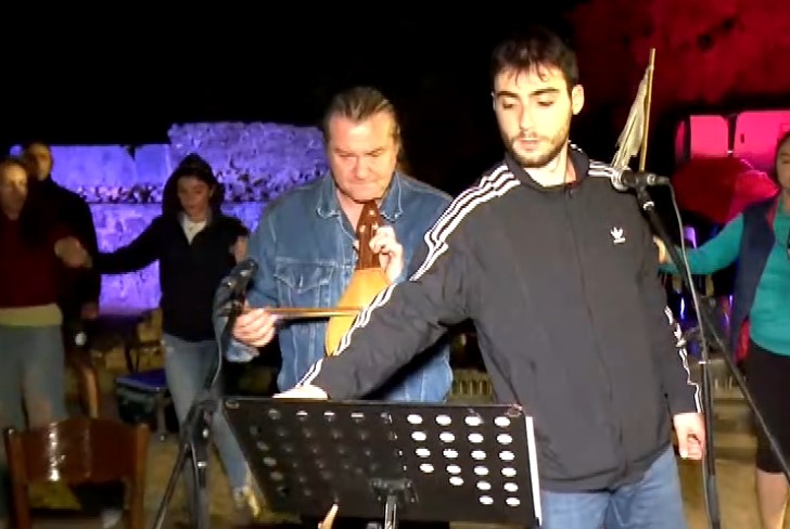 «Θρακών αυτογνωσία»: Μία μουσική παράσταση με χορό και θεατρικά δρώμενα στο αρχαίο θέατρο Μαρώνειας