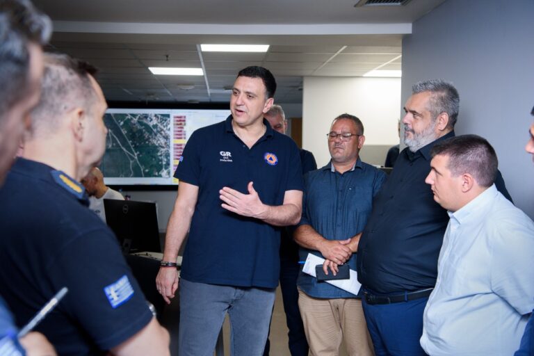 Β. Κικίλιας: 2,7 εκατ. ευρώ για τον ατομικό εξοπλισμό εθελοντών πυροσβεστών