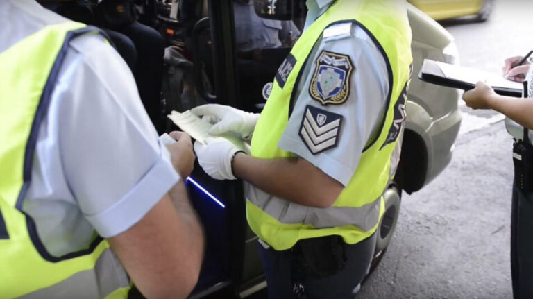 Αυξημένοι οι έλεγχοι της Τροχαίας στην Κρήτη: Ξεπέρασαν τις 3.500 οι παραβάσεις σε μία εβδομάδα