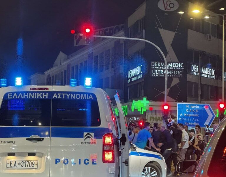 Φωτογραφίες ντοκουμέντο από το τροχαίο στη Μεσογείων – Σύγκρουση τριών οχημάτων στα Λιμανάκια