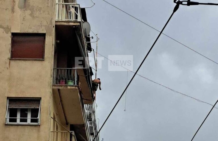 Άνδρας απειλεί να πέσει από τον 6ο όροφο κτηρίου, λέει πως κρατά φιάλη προπανίου – Διακοπή κυκλοφορίας στην Αχαρνών, εκκενώθηκε το υπ. Αγροτ. Ανάπτυξης